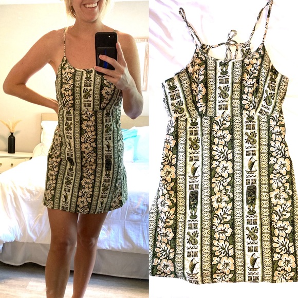 Vintage Dresses & Skirts - SALE❤️ Vintage Hawaiian Floral Green Dress Vacation Sun Dress Retro Tiki Dress